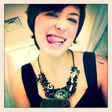 Natasha Cabral (@natashadsgn)