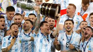 Messi found the back of the net with an incredible chip goal. Sueno Cumplido Asi Fue La Emocion De Messi Al Levantar El Trofeo De La Copa America Con Argentina