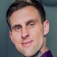 10+ "Chris Small" profiles