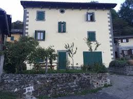 Villa Storica Fiumalbo Rotari Ronchi Mq 380 13 Vani 3 Bagni Giardino E G Villa Tetto Ristrutturare