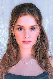 Caitlin Knauss's Instagram, Twitter & Facebook