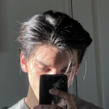 Floating by smith the mister thesalonguy #hairtutorial #eboy here is a breakdown of the most common eboy haircuts. Best Curtain Haircuts For Men In 2021