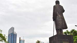 Monumen jendral sudirman pakisbaru pacitan part 1 (patung). Monumen Jenderal Sudirman Jejak Perjuangan Sang Jenderal Besar Di Pacitan Tribun Travel
