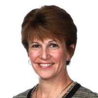 Lisa Pynn's Instagram, Twitter & Facebook