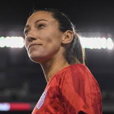 Danielle Laux (@danielle_laux)