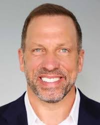 Peter Glazer's Instagram, Twitter & Facebook