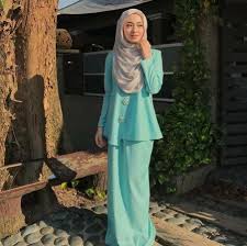 Siapa yang tidak mengenal baju kurung yang kini kian populer. 10 Inspirasi Model Baju Kurung Terbaru Dan Modis Untuk Guru