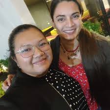 No todos tenemos el privilegio de tener una amiga de toda una vida y por el  resto de la vida 🥹❤️🙏👑...Eres esa persona cada vez la veo palpita mi  corazón ❤️ Gracias