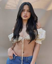 María emilia mernes rueda (born 29 october 1996), known professionally as emilia mernes, or by the stage name as emilia, is an argentine singer, songwriter, dancer. Emilia Mernes La Nueva Duena Del Corazon De Neymar Deportes Tudn Univision