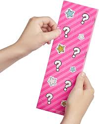 Viene con increíbles diseños de lol surprise. Amazon Com Monopoly Game L O L Surprise Edicion Juego De Mesa Para Ninos A Partir De 8 Anos Juguetes Y Juegos