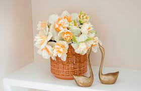 How To Arrange Daffodils A Beautiful Mess