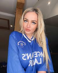 Rangers-daft porn star Lana Wolf challenges Jane Park to fight but ...