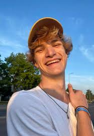 Hey, my name is Kira Donovan and I recently got accepted into Hogeschool  Utrecht. I'm looking for a room or studio for rent for €550 or less per  month. I'm a laid-back