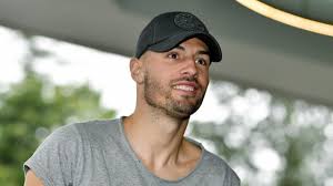 Schär spielte in der jugend bei den nachwuchsvereinen des fc wil. Fussball Nati Plotzlich Leader Ernahrung Wirtschaftsstudium Physiotherapeut Das Steckt Hinter Dem Hohenflug Von Fabian Schar