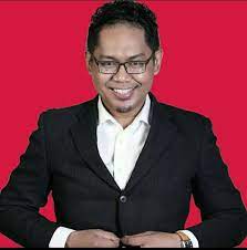 Menurut perunding hartanah azizul azli ahmad bila pemaju meminta pembeli mengambil kunci, ramai yang teruja hingga terlupa melihat secara detail kediaman yang dibeli. Azizul Azli Home Facebook