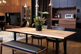 モダンな空間にも溶け込むデザインです dining table table home