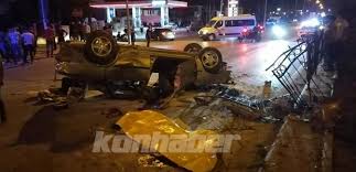 Devrilen otobüse duramayarak bir başka otobüs çarptı. Konya Da Kamyonet Ile Otomobil Carpisti 1 Olu 3 Yarali