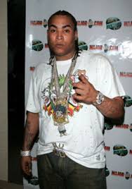 Don omar] aunque digan que soy un bandolero donde voy le doy gracias a dios por hoy estar donde estoy y voy a seguir con mi tumba'o y con mis. Don Omar Don Omar Photo Biography