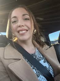 If you're a woman who's feeling overwhelmed, stuck in survival mode, or  carrying more than your share, I specialize in helping you reconnect with  your body and gently heal your nervous system. |