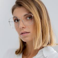 Modische brillen schöne brillen frisuren mit strähnen brillen woman brillen für frauen brille tragen brille stil frisur und bart moderne. Brillentrends 2020 Brille24