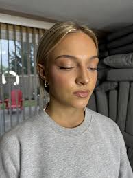 Glam Look for Special Events with Minimal Makeup