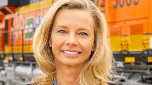 Katie Farmer's Instagram, Twitter & Facebook