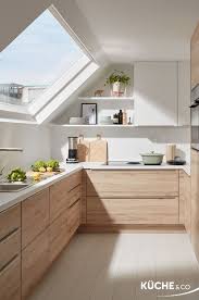 Kuche Dachgeschoss In Eiche San Remo Holzkuche Moderne Kuche Einbaukuche Griffe Design Kuche Ein Modern Kitchen Design Modern Kitchen Kitchen Design