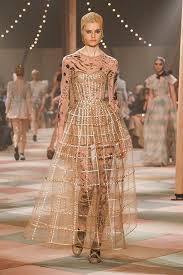 Vuoi vedere abiti da sera 2019? Christian Dior Valium