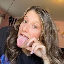 Julia Hendrick (@juliahen2)