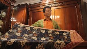 Motif batik yang satu ini pun menjadi ikon khas daerah cirebon. Warna Merah Pada Batik Betawi Bermakna Cara Golden