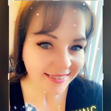 Kimberlee Hepner's Instagram, Twitter & Facebook