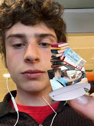 THE SPLENDIFEROUS, SOPHMORICAL, SESQUIPEDALIAN MÄDCHEN HOLIDAY GIFT GUIDE