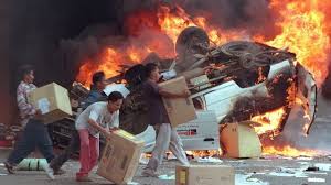 Kita selalu dengar yang peristiwa 13 mei, tapi korang tau tak sebenarnya ada lagi yang lain pernah berlaku sebelum. Kerusuhan Mei 1998 Apa Salah Kami Sampai Diancam Mau Dibakar Dan Dibunuh Bbc News Indonesia