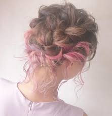 ヘアアレンジ リボン 可愛い ゆめかわいい ポップ カラフル ユニコーン 編み込み おだんご まとめ髪 コンサート イベント ライブ フェス ピンク ラベンダー ヘアアレンジ ロングヘア トレンドヘアカラー
