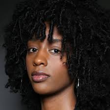 🏆🇷🇪 Laurence Grammont remporte le Trophée Victoire au concours Afro  Excellence Award à Lyon ⤵️