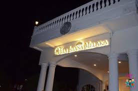 Merasakan iga gongso di warung gongso. Buffet Ramadhan 2019 Melaka Villa Istana Melaka Julia Ali