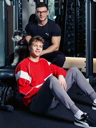 Auf linkedin können sie sich das vollständige profil ansehen und mehr über die kontakte von burak yörük und jobs bei ähnlichen unternehmen erfahren. Yakisikli Genc Ve Cool Burak Yoruk Formsante