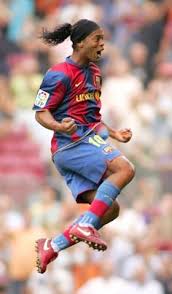 And to sign ronaldinho (who was linked with a host of other european clubs) was a big deal for them. 800 Ideas De Ronaldinho En 2021 Futbol Fotos De Futbol Ronaldinho