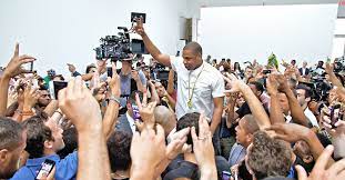 Gjennomsnitlig terningkast for alle utgivelser innvolvert i. Jay Z So Wird Man Also Milliardar Die Ganze Geschichte