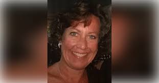 Kira Bates's Instagram, Twitter & Facebook