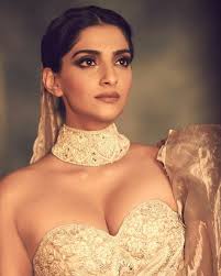 Sonam Kapoor Latest Pics Hd Indian Bollywood Actress Bollywood Actress Hot Photos Beautiful Indian Actress White net saree with white floral imprints on pallu and border.
