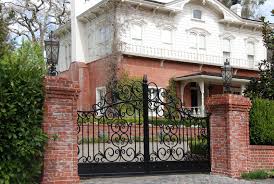 The modern day gate designs are not only attractive and good on the eyes but are kept secure and safe from the unwanted guests. Yishujia Factory Modern Steel Gates Grill New Design House Iron Gate Design For Sale Buy In Dapu