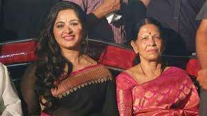 Follow us #anushkashetty's official fans account maintained by #teamasf with. Anushka Shetty Wishes Her Mom On Birthday You Are The Greatest Woman I Know Movies News