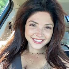 When @ktmurch says she's going to LA and wants to be blonde... you give  that girl what she wants ✨ (Before pic not my work) . .  #resstorationhairandskin #alwinanthonysalonspaces #grayslakehairstylist  #visitgrayslake #blondehair #