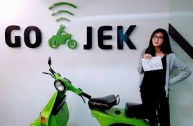 I'm Crystal Widjaja, SVP of Business Intelligence and Growth at GO-JEK. Ask  me anything!