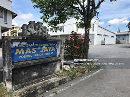 Bandar saujana putra is located 3.3 mi (5.4 km) from the heart of jenjarom. Taman Sri Gombak Poskod