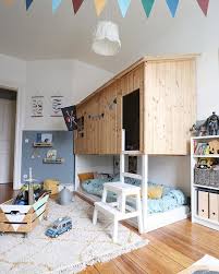 Iicalltimefavourite Das Ist Unter Anderem Unser Diy Hausbett Dadrin Befinden Sich Ubrigens Ca 3502629592649 Legost Ikea Kura Bett Kinderbett Haus Kura Bett