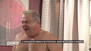 Martin zounar šel na procházku!. Martin Zounar S Hereckymi Kolegy Bavili Vyprodany Sal Studenka Zpravy Polar Tv