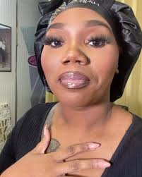 When your lips 👄 popping , Mua by:...