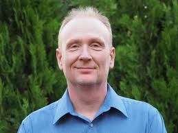 How to Get a Desktop Experience from a Gaming Laptop